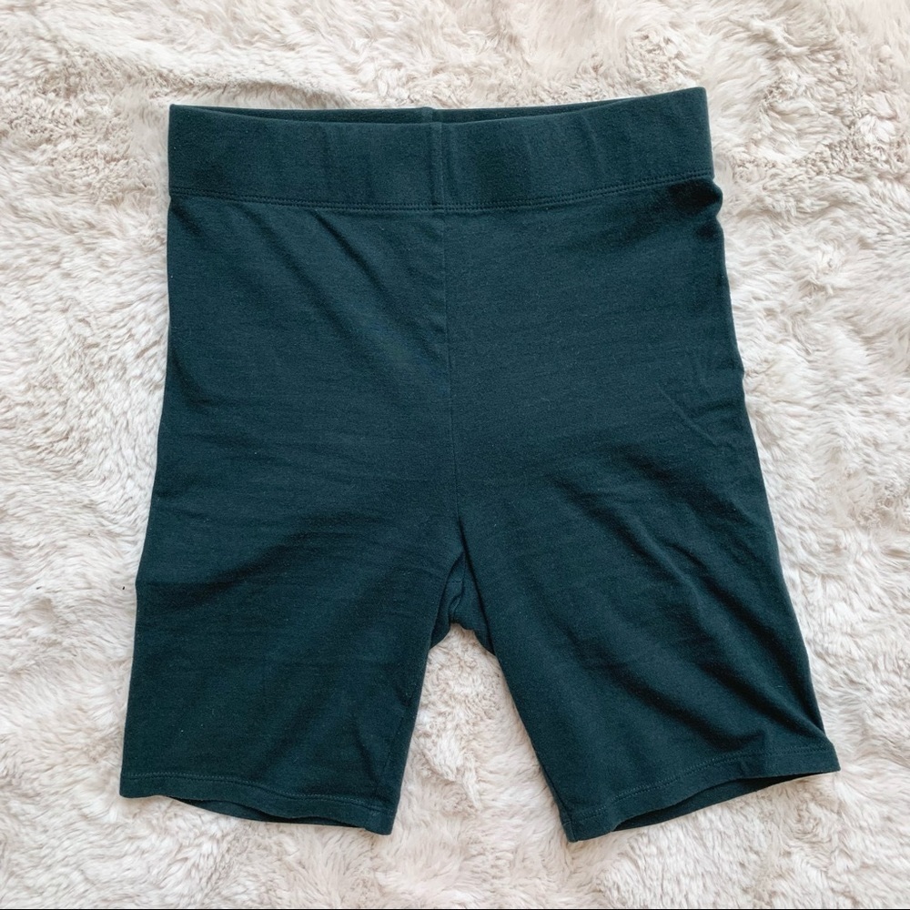 ✨BUNDLE&SAVE✨Forever 21 Green Biker Shorts size Small